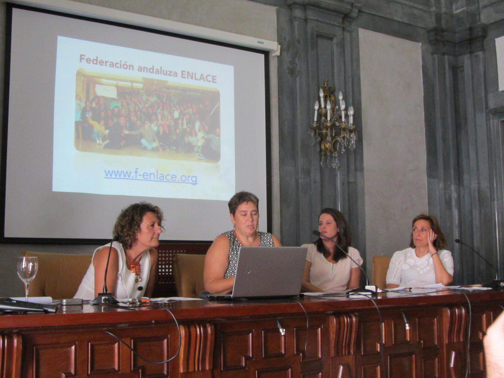 Lee más sobre el artículo ENLACE participa en las Jornadas sobre Violencia de Género y Drogodependencias del IAM