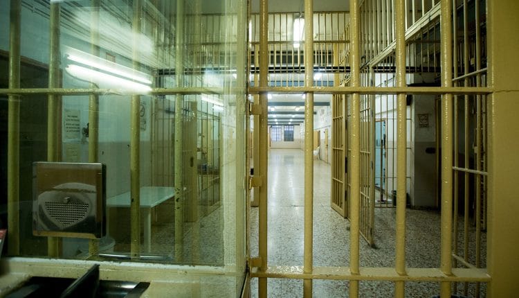 Lee más sobre el artículo ENLACE reclama que las medidas para prevenir el COVID-19 en prisión respeten los derechos de las personas privadas de libertad